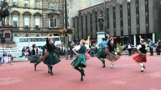 Scottish folk dance Strathspey amp Tulloch [upl. by Nihahs]