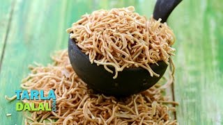 Crispy Fried Noodles Chinese Fried Noodles by Tarla Dalal [upl. by Oicatsana]