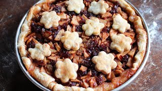 A Meatless Mincemeat Pie from 1747 Real Historic Recipes [upl. by Cheffetz]